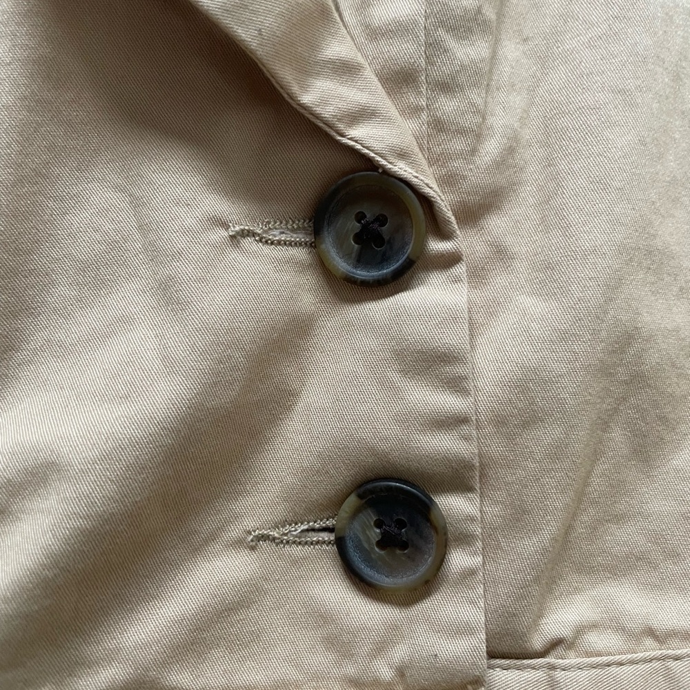 Avant-Garde Tan Blazer with Asymmetrical Design - Picture 4 of 7